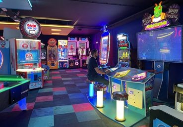 What games are played at an arcade?