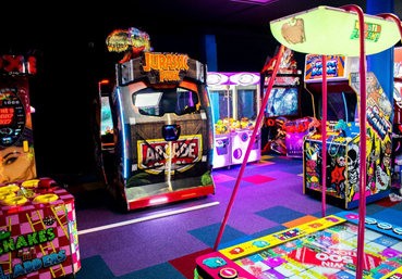 What is the average price of an arcade machine?