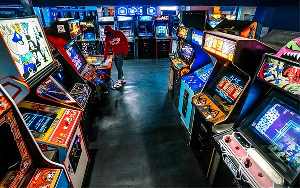What is the average cost of an arcade game?